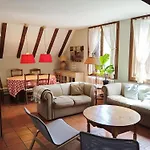 3000 Apartman Escarrilla