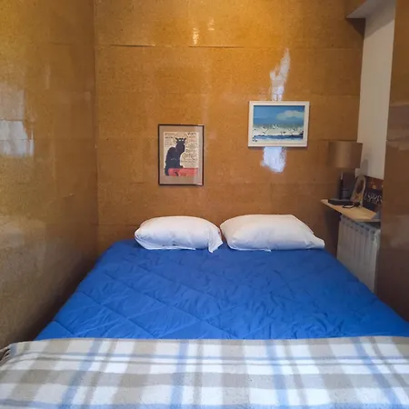 Apartment 3000 Escarrilla