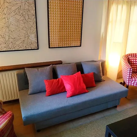Apartment 3000 Escarrilla